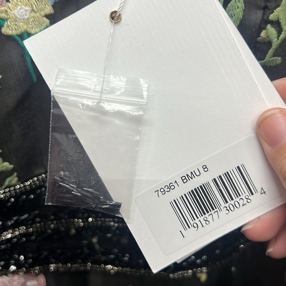 Mac Duggal 79361 NWT EMBROIDERED BISHOP SLEEVE V NECK FLOWY GOWN - Picture 8 of 10